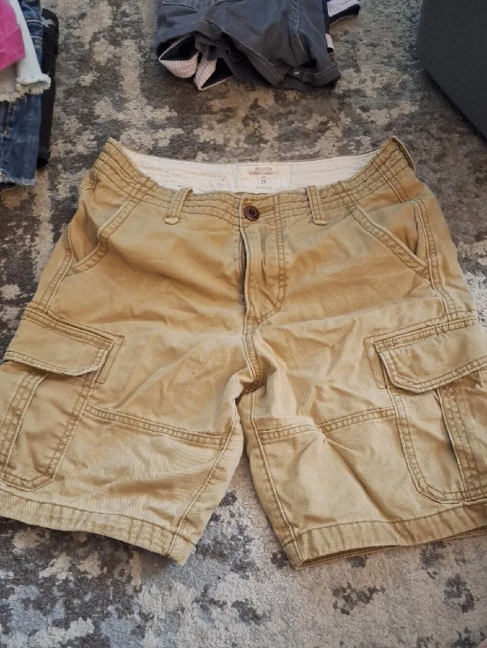 Hollister Men's Tan Cargo Shorts - Utility Pockets